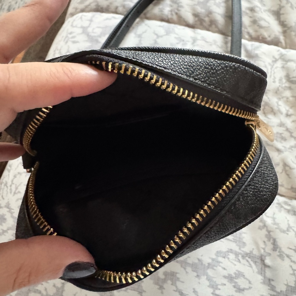 Michael Kors Black and Gold Messenger Bag - Picture 3 of 5
